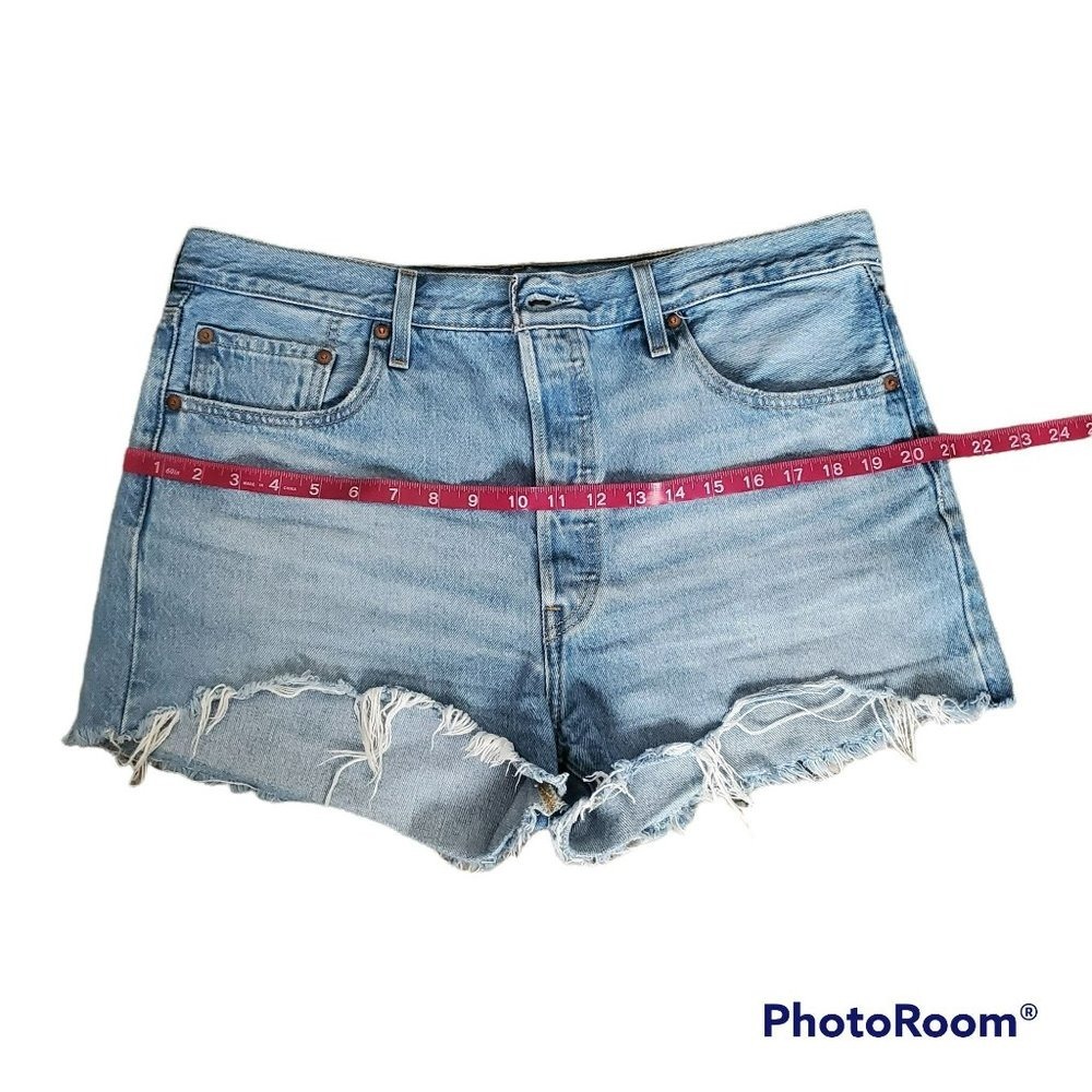 Levi's Premium Women's 501 Button Fly Cut-Off Denim Jean Short Blue Size W33 - Picture 10 of 11